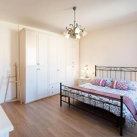 Appartamento Ricco Di Comfort, Grande, Luminoso E Comodo
