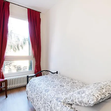 Appartamento Ricco Di Comfort, Grande, Luminoso E Comodo *