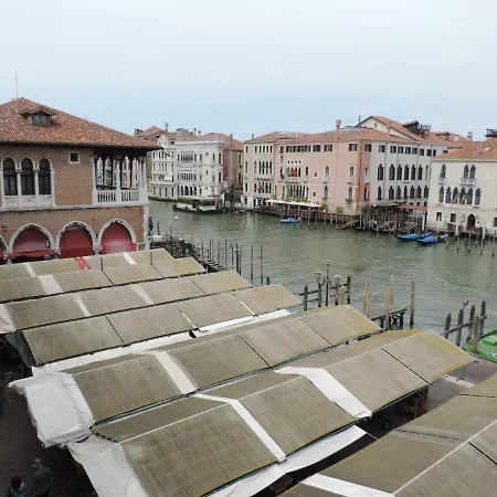 Rialto Grand Canal View Apartment