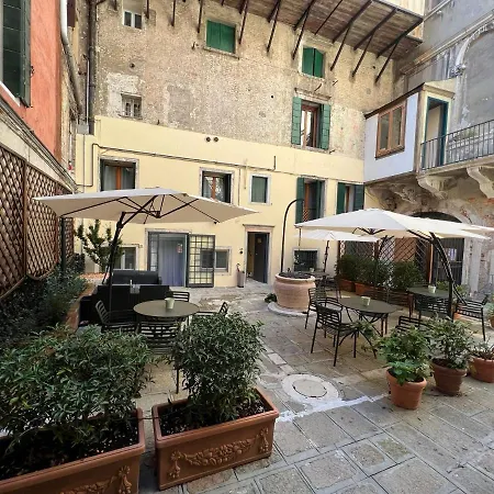 Corte Del Doge Di Rialto Venice