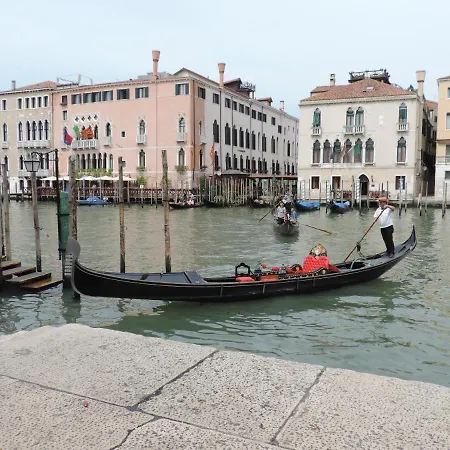 Rialto Grand Canal View * Venice