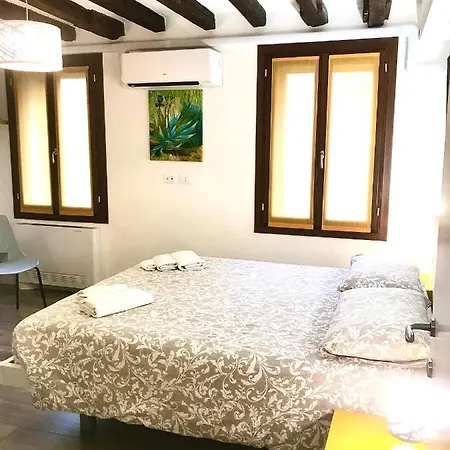 Ca Dei Santi- Biennale Apartment