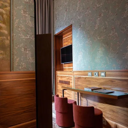 מלון Eight Venezia 5*