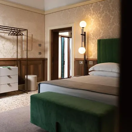 Eight Venezia Hotel 5*