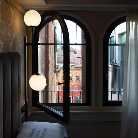 מלון Eight Venezia 5*