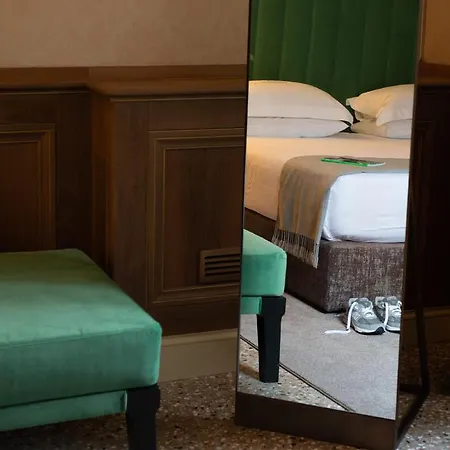 מלון Eight Venezia 5*