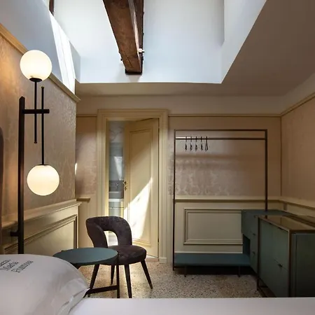 Eight Venezia