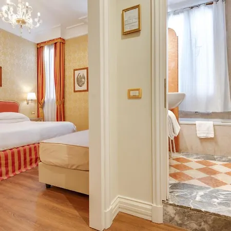 Hotel Antiche Figure 3*