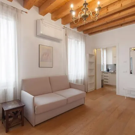 Apartment Bauhaus Venice
