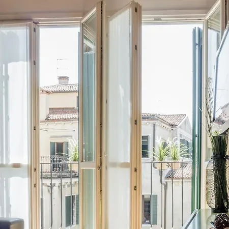 Apartment San Polo Design By Wonderful Italy