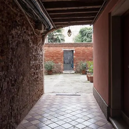 Bauhaus Apartment Venice