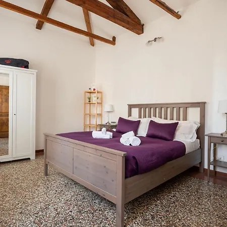 Ca' Giorgia Venice Apartment With Balcony *