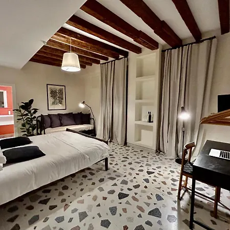 Farini Wi-fi Guest house Venice