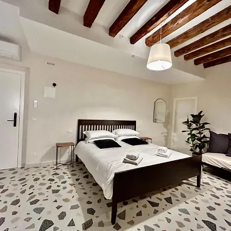 Farini Wi-fi Guest house Venice