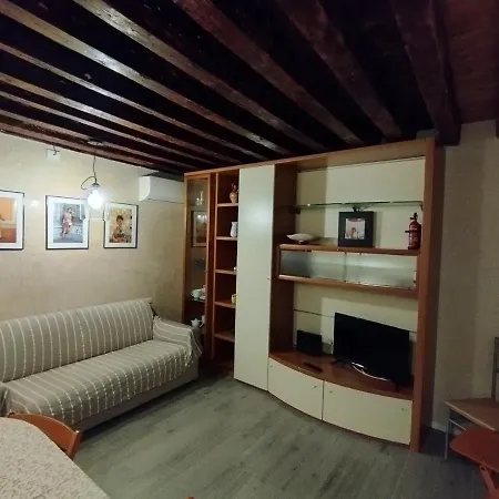Apartment Ca Lirica *