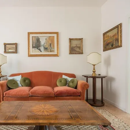 Tiepolo In The Biennale District R&r Apartment Venice
