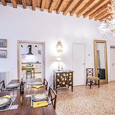 Apartamento Ca' San Beneto Completely Refurbished In A Fabulously Area Venecia