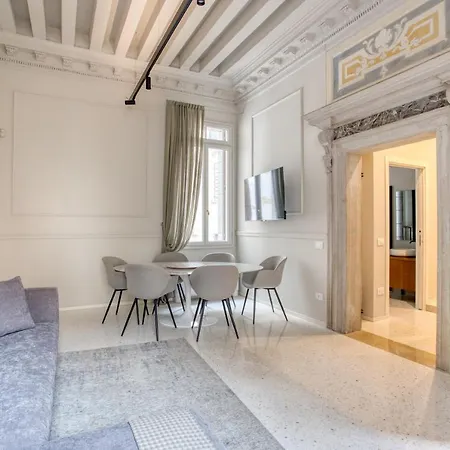 Palazzo Bonvicini 10 Apartment *