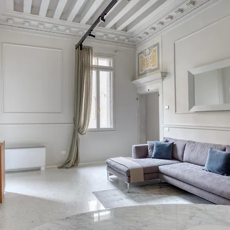 Palazzo Bonvicini 10 Apartment