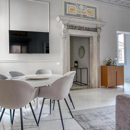 Palazzo Bonvicini 10 * Venice