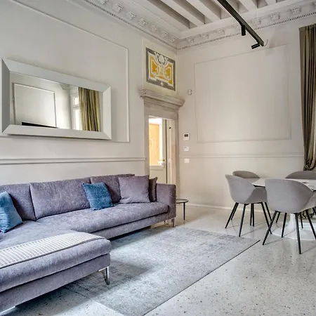 Palazzo Bonvicini 10 Apartment