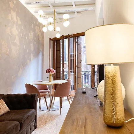 Apartment Querini Suite-balcony On Canal, Close To San Marco