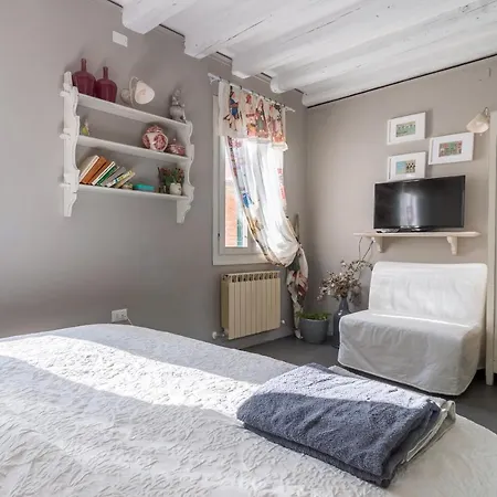 Apartment Rio Marin With Floating Gondolas View Venice