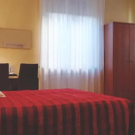 Hotel Santa Lucia *