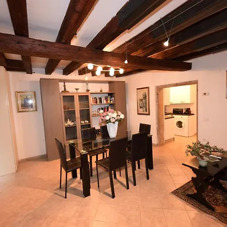 Do Pozzi Apartment *