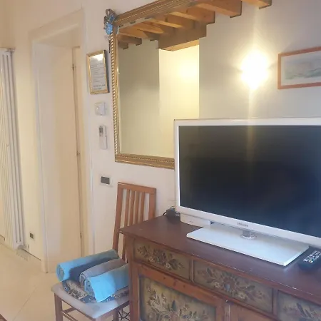 Apartment Beatiful Modern Flat Centre With Private Lounge Area Relax Venice