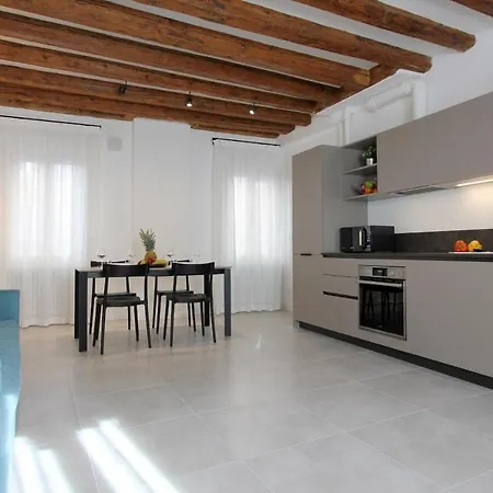 Modern Art Apartment Venedig