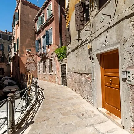 Querini Suite-balcony On Canal, Close To San Marco Apartment *