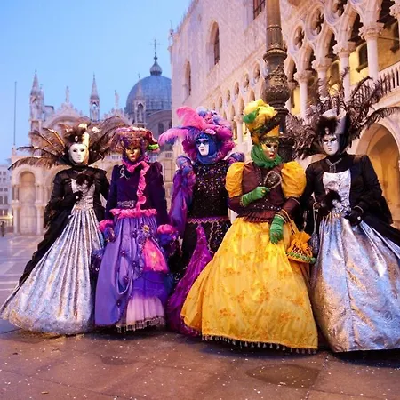 House Of Joy * Venice