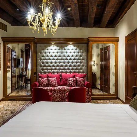 Palazzo Priuli Hotel 4*