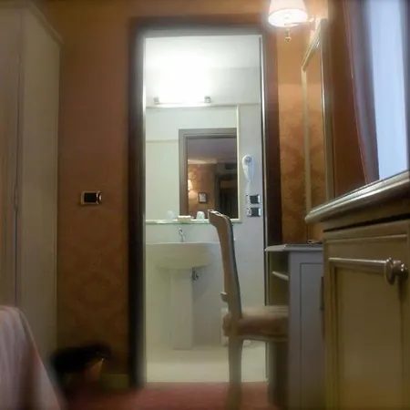 Hotel Lux 3*