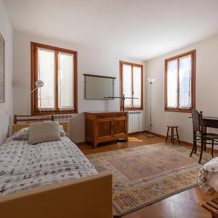 Ca' Venexiana Spacious Central Apartment Venice