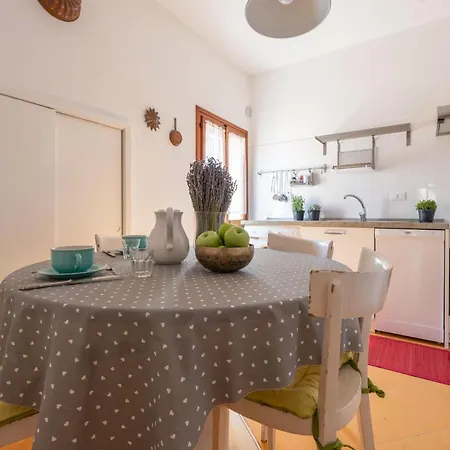 Ca' Venexiana Spacious Central Apartment