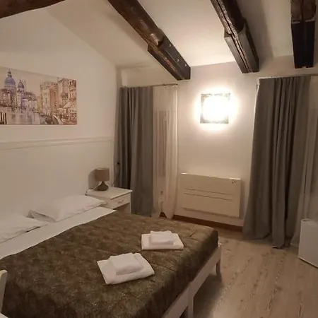 게스트하우스 Palazzetto Canossa *