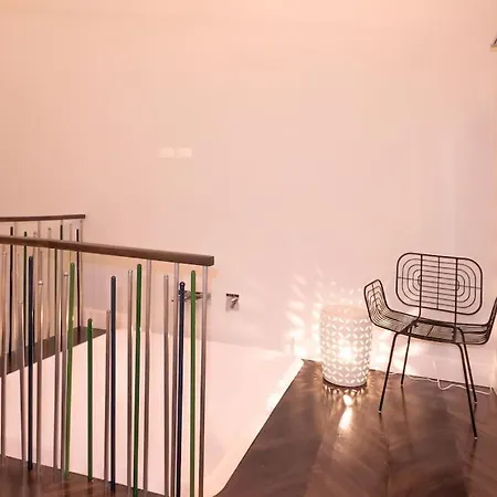 Huge Design With Private Garden Apartment