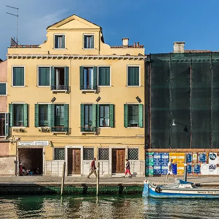 Apartment Palazzina Canal Venice
