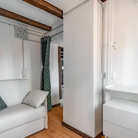 The Red Door Apartment Venice