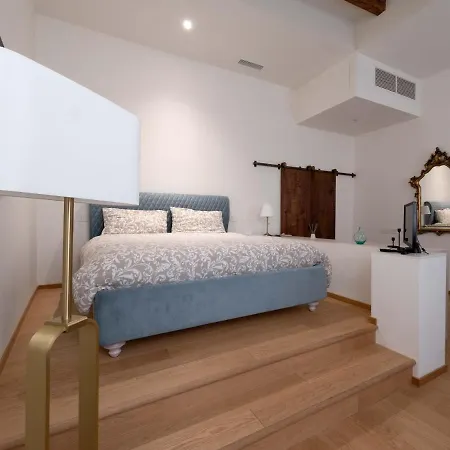 - Rialto 4 Apartment *