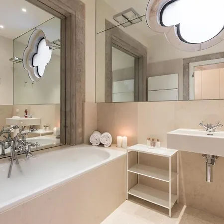 Scaleter - A Fine Luxury In Palazzo With Canal View Apartment Venice