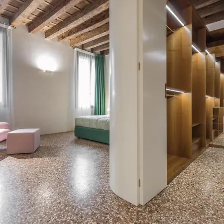 Scaleter - A Fine Luxury In Palazzo With Canal View *