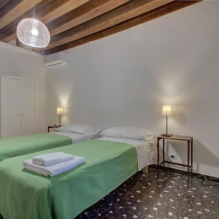 Rialto~orio Apartment *