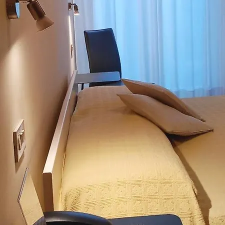 Santa Lucia Hotel *