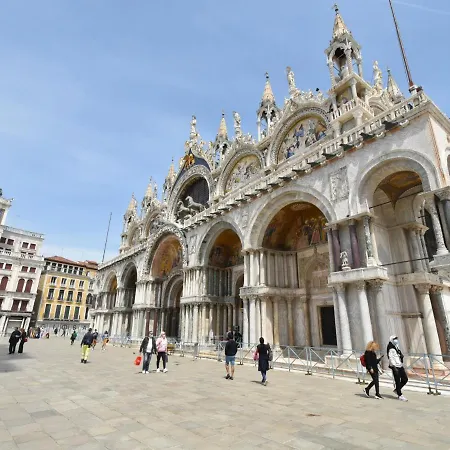 Apartment Fondamenta Del Rielo By Interhome Venice
