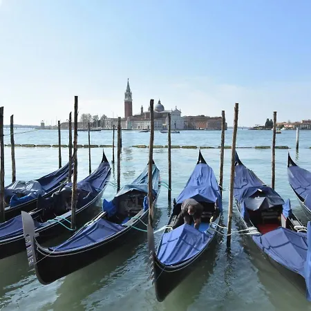 Iris By Interhome * Venecia