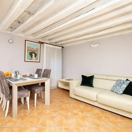 Appartamento Superior In Via Garibaldi By Bricola