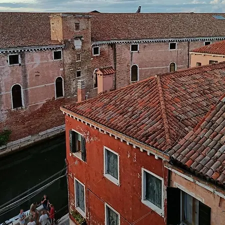 Biennale Area With Terrace And View! Venice